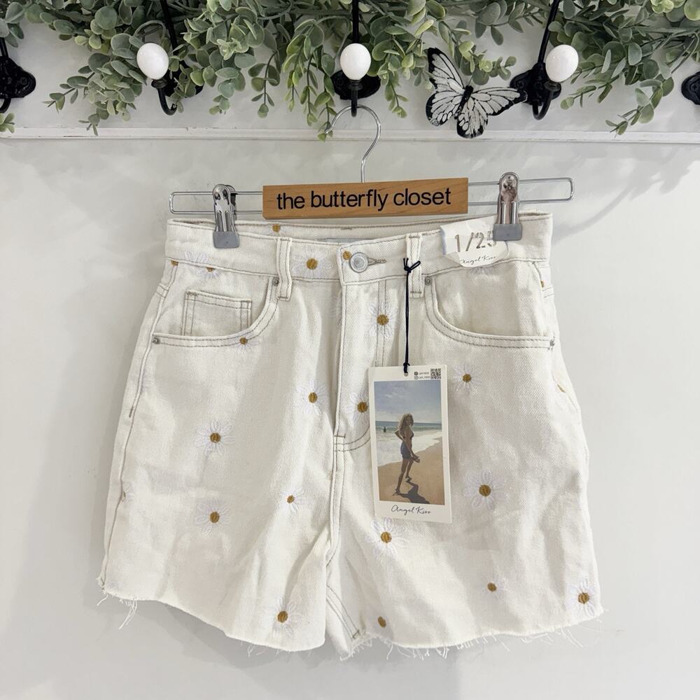New Angel Kiss Daisy Embroidered Denim Shorts Raw Hem 1/25 22-4127